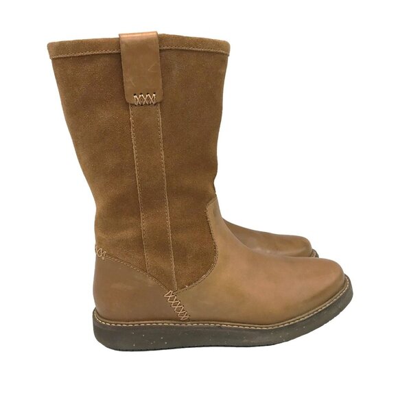 Clarks Mid Calf Tan Women Winter Boots Sz 5.5 Leather Fleece Lined Pull On - Picture 1 of 13